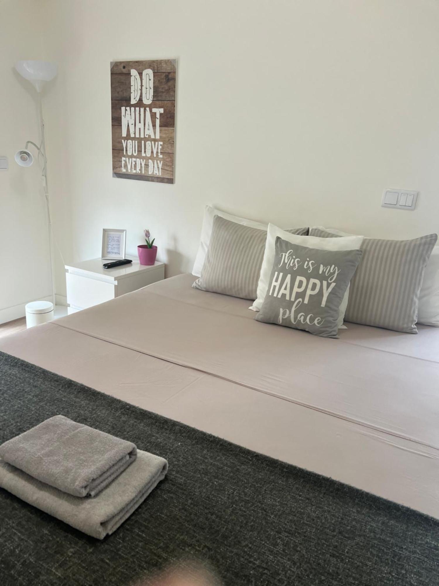 Modern Double Room With Private Balcony Montijo Eksteriør bilde